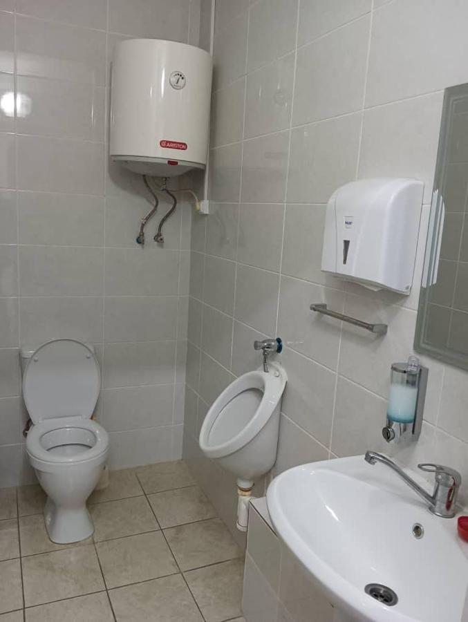 Bekbro Hostel บิชเคก ภายนอก รูปภาพ