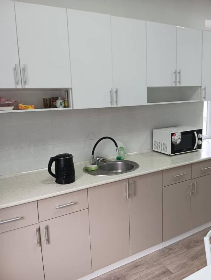 Bekbro Hostel บิชเคก ภายนอก รูปภาพ